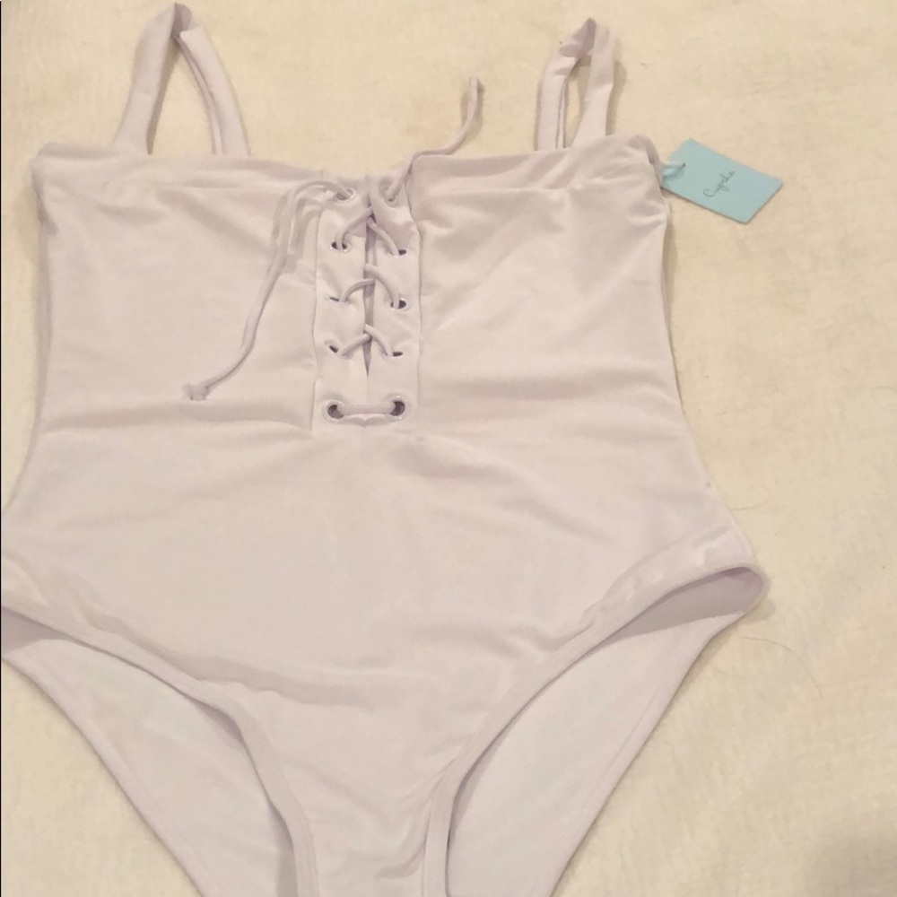 *NEW W/TAGS* White Cupshe One-Piece Swimsuit 👙